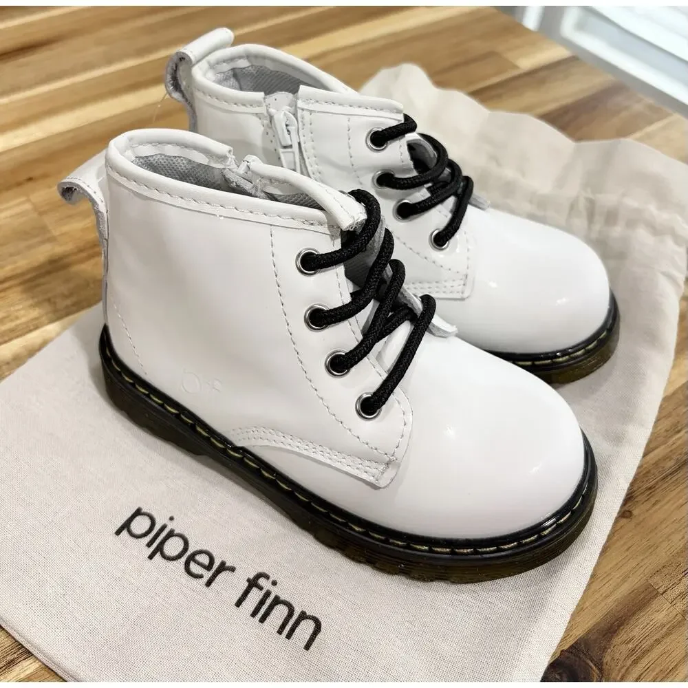 NWT Piper Finn Little Wonder & Co. Kids Size 6 Combat Boots Leather Snow White